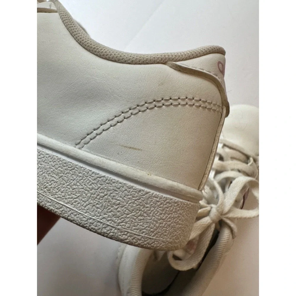 Adidas Youth Size‎ 4 White Leather Sneakers with Lavender Stripes